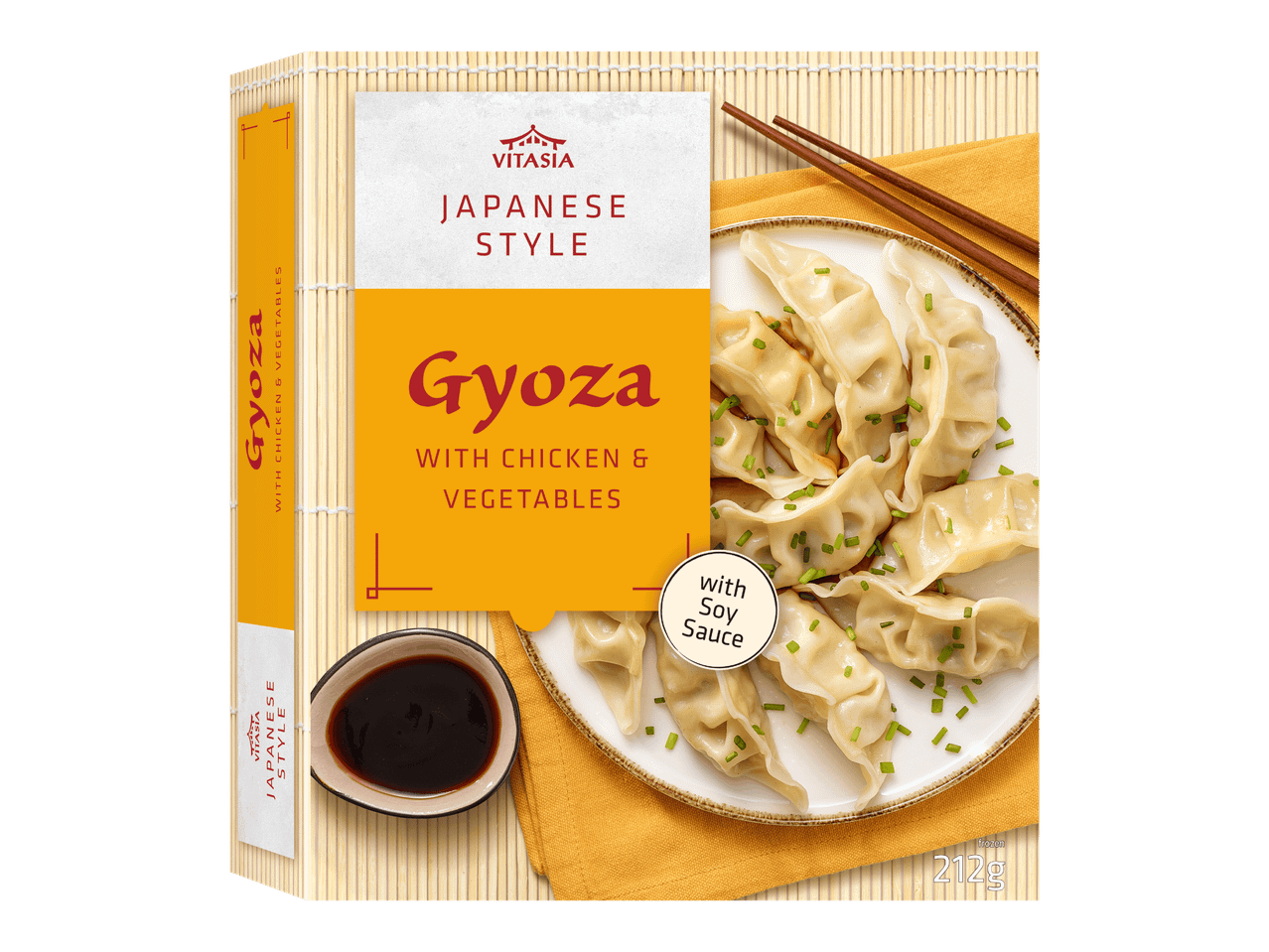 Pakkaus japanilaistyylisiä gyoza-nyyttejä, joissa on kanaa ja kasviksia sekä soijakastiketta.