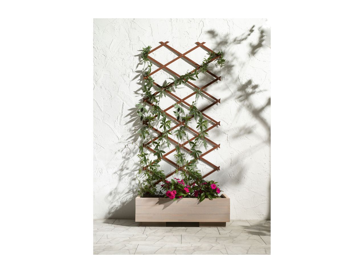 Go to full screen view: Parkside Expanding Wooden Trellis - Image 4