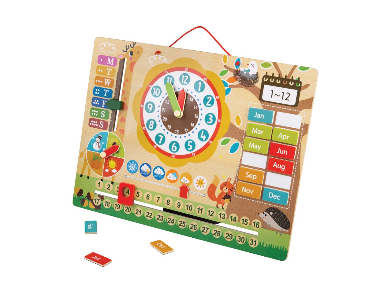 Et børnevenligt træ-aktivitetsbræt med ur, kalender og magneter.