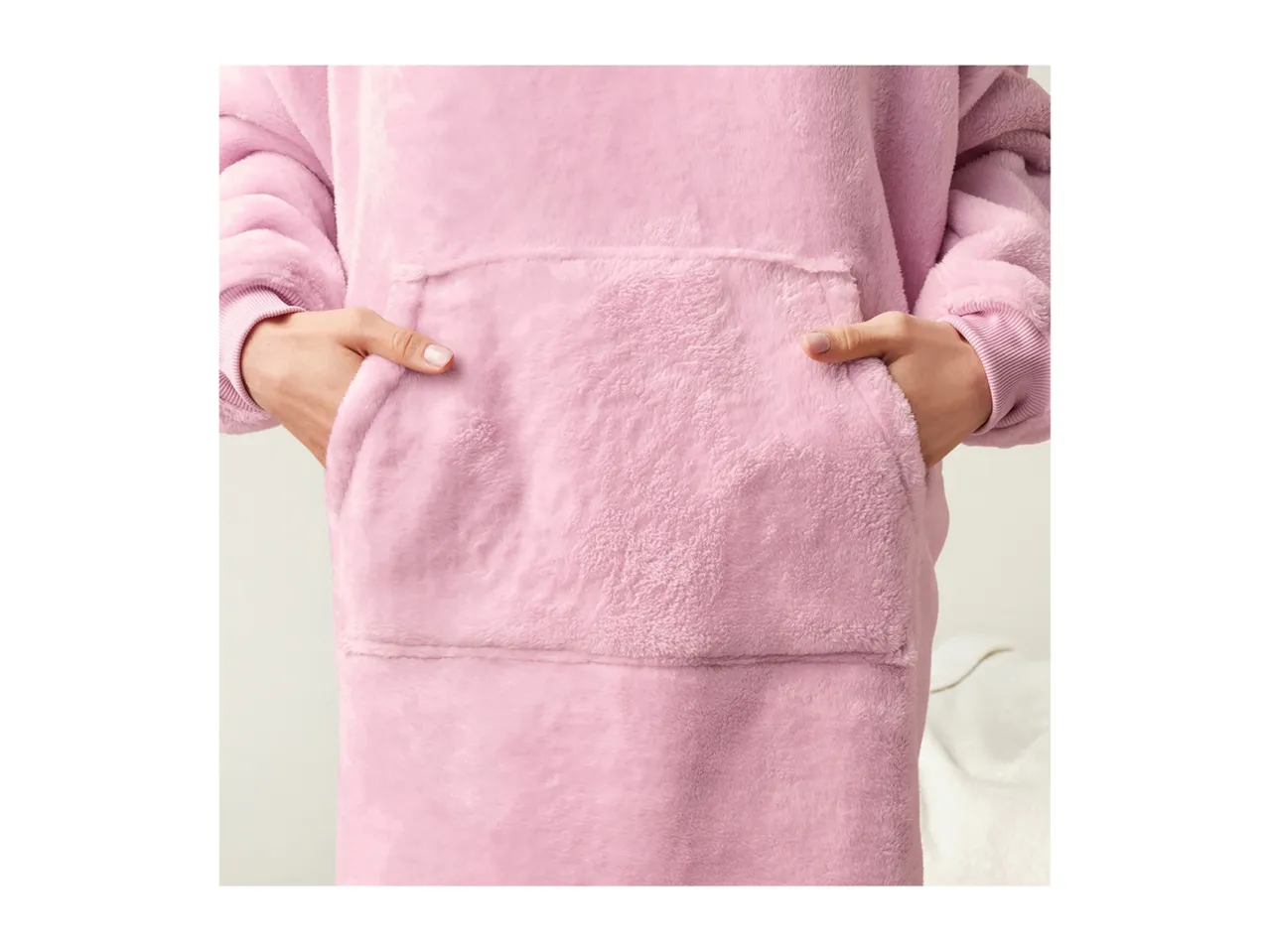 Go to full screen view: Oversized Fleece Hoodie - Image 6