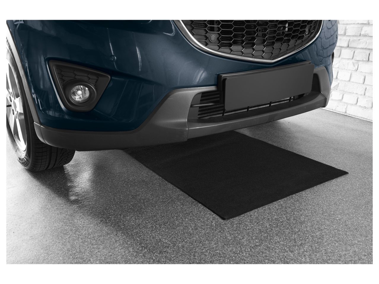 Go to full screen view: Garage Dirt Trapper Mat, 76 x 150cm - Image 2