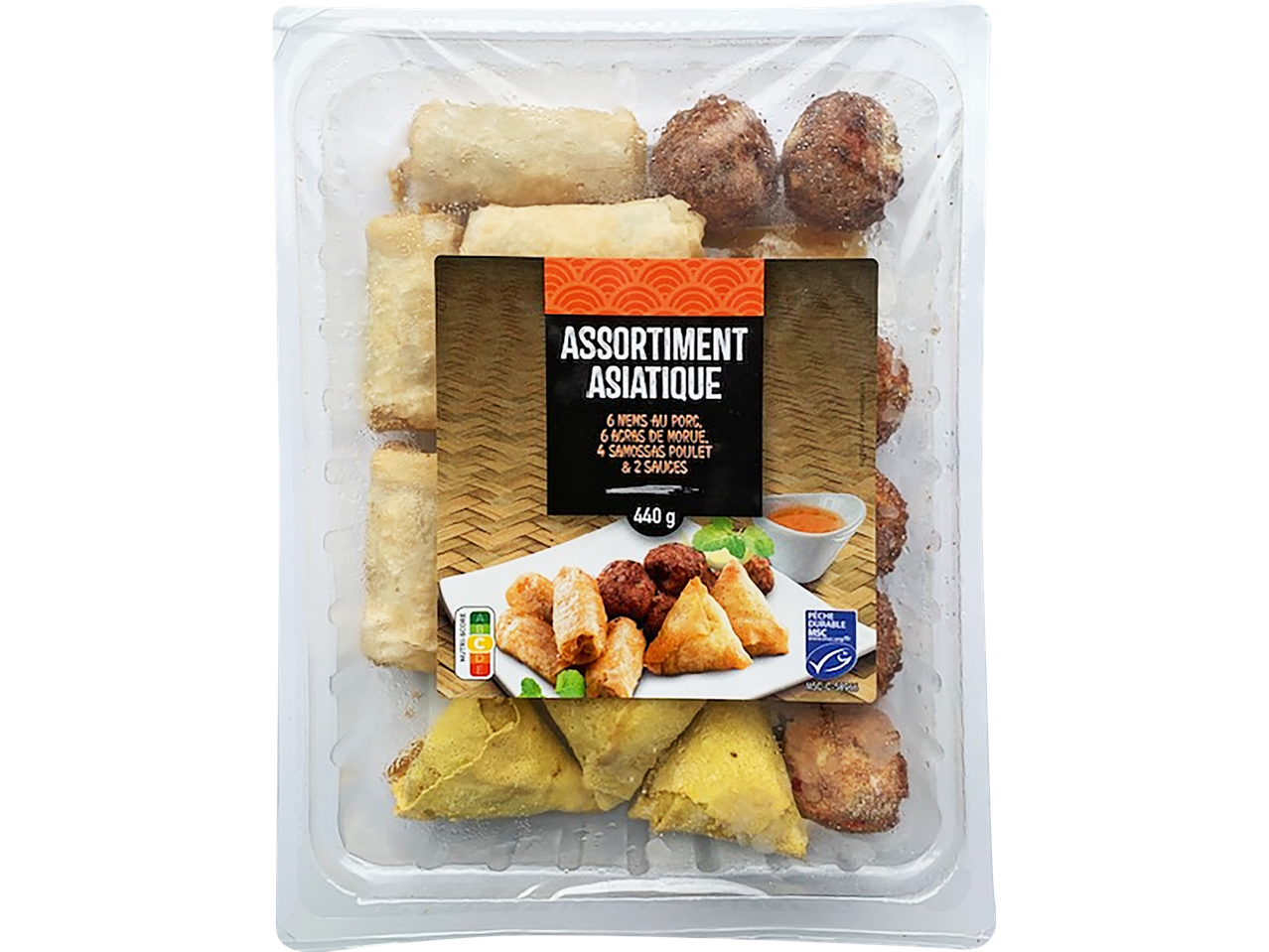 Assortiment asiatique avec nems, acras de morue, samossas poulet et sauces.