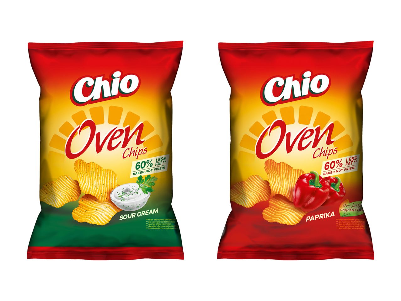 Zwei Packungen Chio Oven Chips, Geschmacksrichtungen Zwiebel und Tomate.