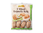 Pakke med 9 hvede baguetteboller, klar til at bage, med en bolle skåret op med salat og ost.