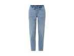 Lysblå jeans med elastik i taljen.