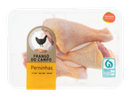 Embalagem de perninhas de frango do campo cruas com o rótulo 'Portugal Original'.
