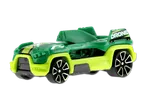 Grünes Spielzeugauto mit der Aufschrift „DRONE“ und schwarzen Streifen.