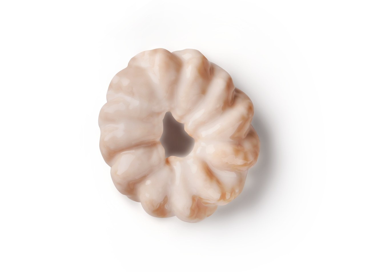 Ein glasierter Krapfen liegt auf weißem Hintergrund.