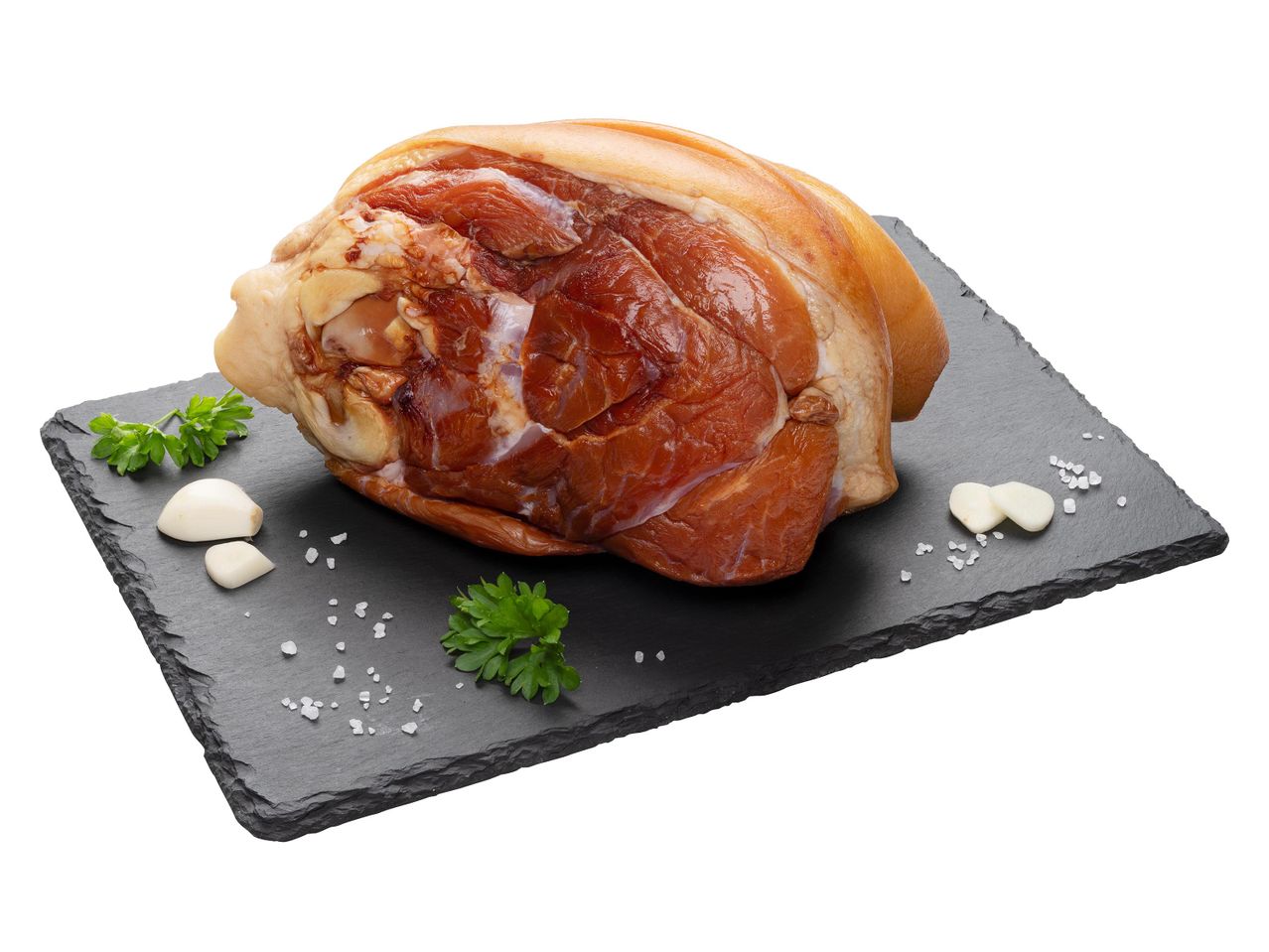 Füstölt sertéscsülök sóval, fokhagymával és petrezselyemmel.