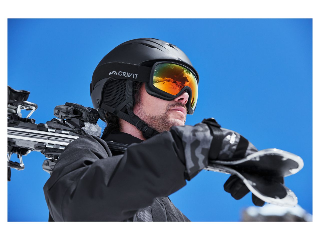 Go to full screen view: Ski & Snowboarding Helmet - Image 1