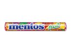 En pakke frugt-tyggepastiller med teksten 'CHEWY DRAGEES NATURAL COLOURS FRUIT'.