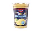 Vaniljemousse i en kop med en ske og vaniljeblomster, tekst: Mousse Vanilje med Bourbon vanilje.
