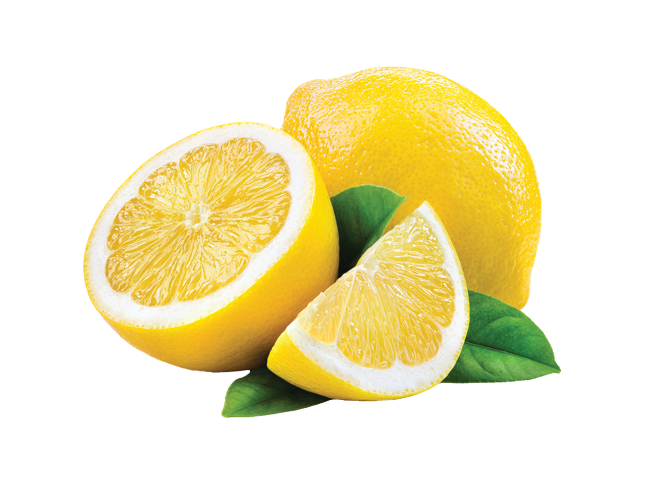 Sveži limuni, ceo, prepolovljen i isečen na krišku, sa zelenim listovima.