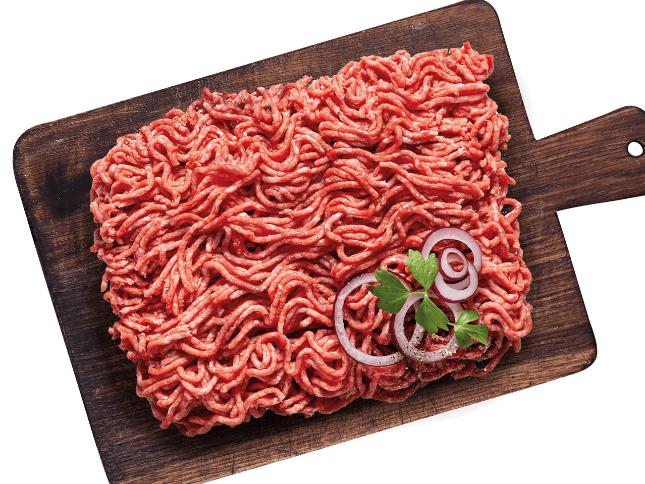 Hackfleisch, Zwiebeln und Petersilie auf einem Holzbrett.