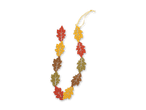 Herbstliche Blätterkette in verschiedenen Farben