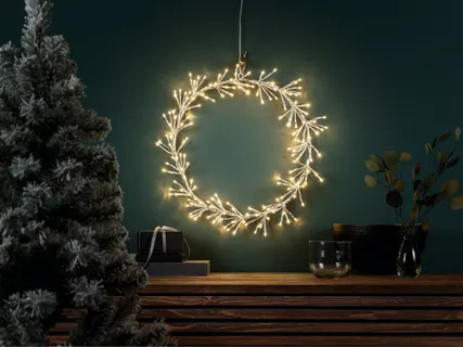 LED dekoratyvinis vainikas arba žvaigždė