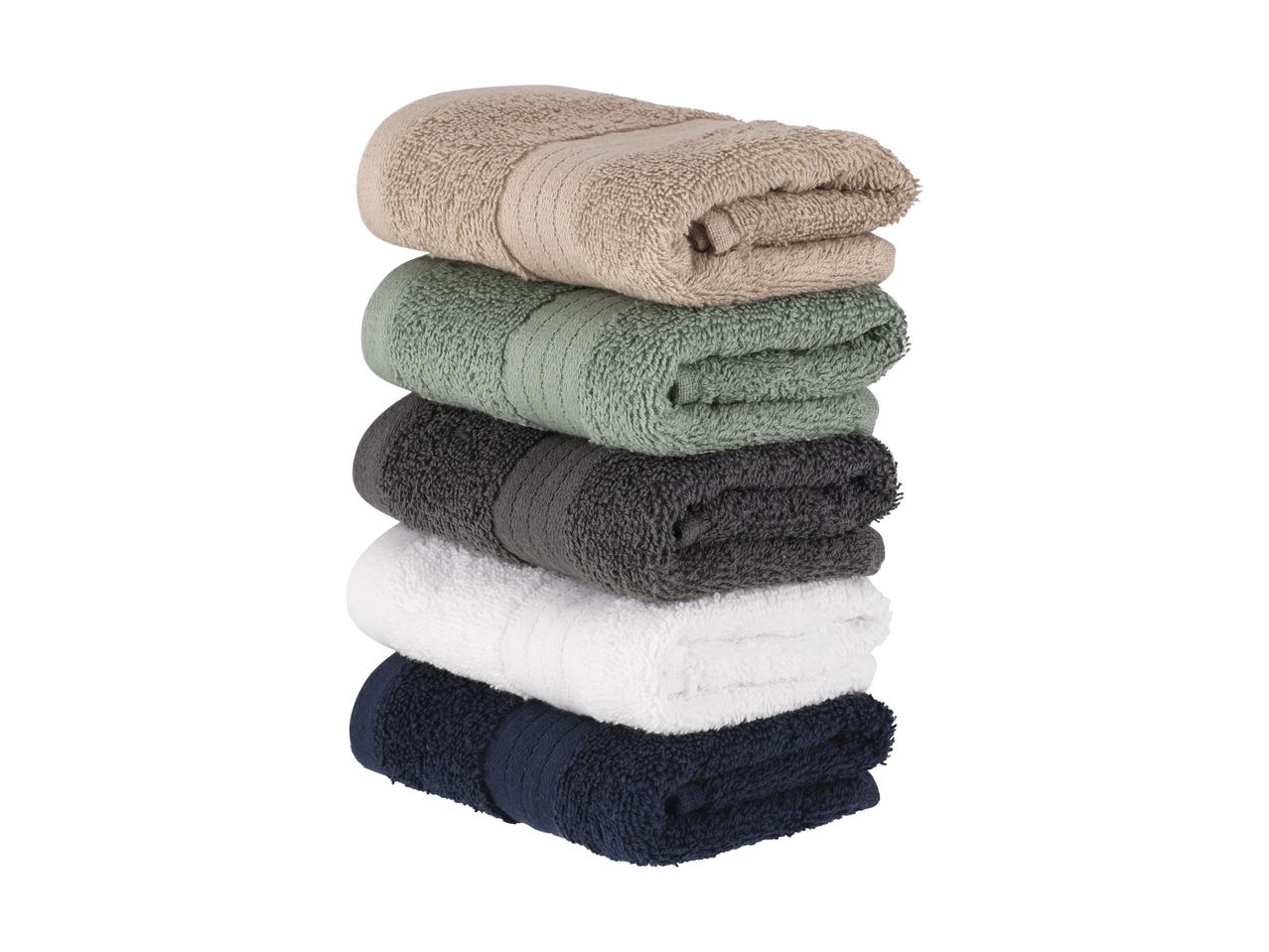 Une pile de serviettes de différentes couleurs.