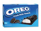 Blå pakke med chokoladekiks og mælkesnacks, der viser 4 portioner og køleopbevaring.