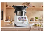 Monsieur Cuisine Smart: multi-functional food processor with touchscreen.