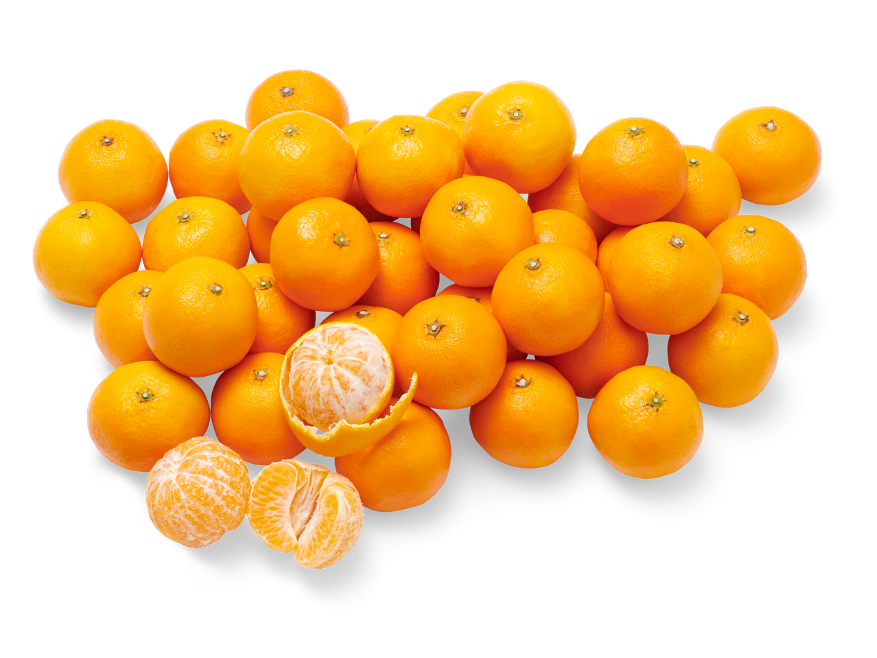 Stapel verse mandarijnen, sommige gepeld.