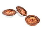 Três tartes de creme, duas em formas de alumínio e uma sem, com recheio dourado.