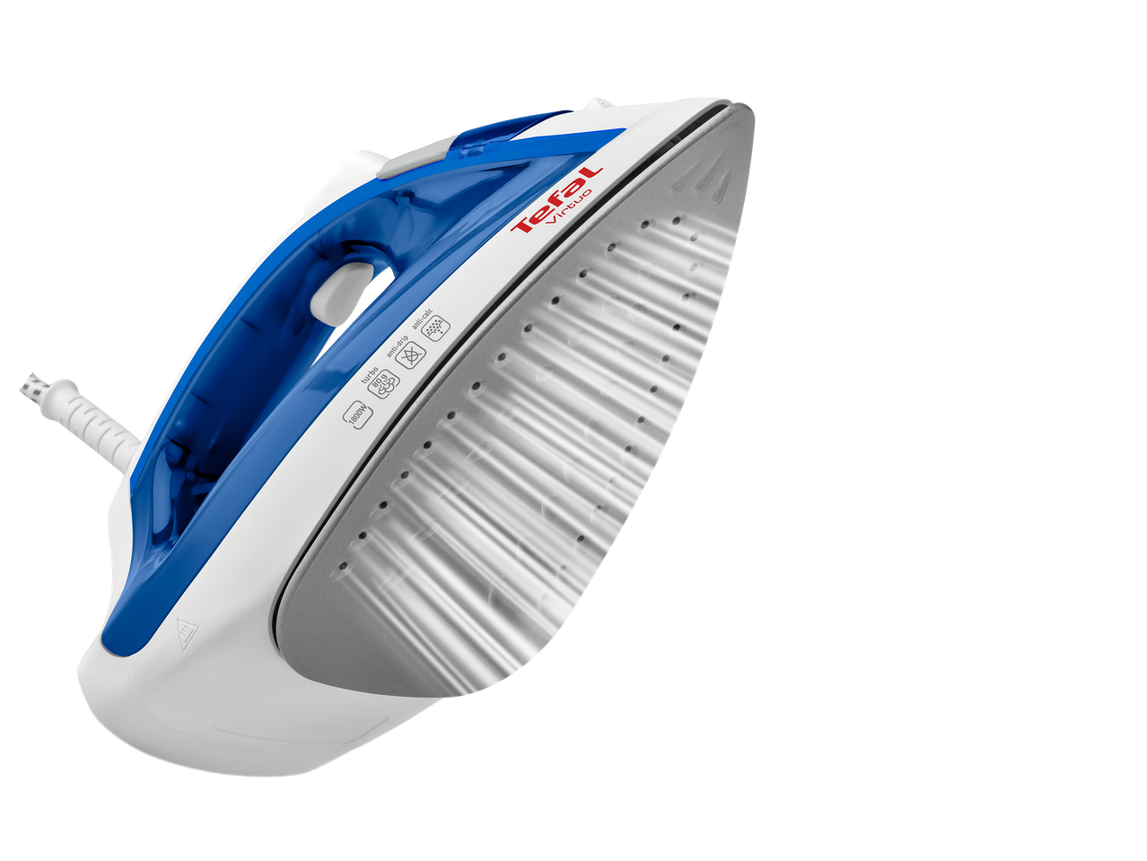 Kék és fehér gőzölős vasaló, gőzzel a talpán, fekete háttér előtt.