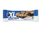 Müslibar med peanuts og mørk chokolade.