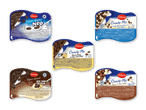 Fem yoghurtprodukter med forskellige smagsvarianter og toppings, herunder Neo, Crunchy Mix med banan og choco cornflakes, Crunchy Mix med vanilje og choco balls, New York Style med vaniljesmag og Crunchy Mix med yoghurt og choco wafer.