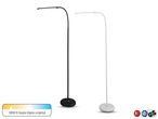 Dvije moderne podne lampe s LED rasvjetom, crna i bijela, s podesivim vratom.