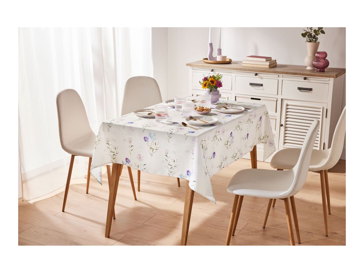 Go to full screen view: Livarno Home Tablecloth - Image 4