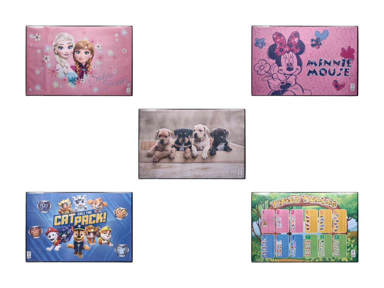Tapis décoratifs pour enfants avec des personnages Disney et d'autres dessins animés.