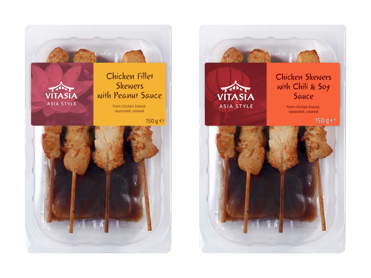 Zwei Vitasia-Schalen mit Poulet-Spieße: eine mit Erdnusssauce, die andere mit Chili-Soja-Sauce.