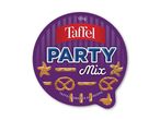 En lilla pakke med forskellige saltede kiks og snacks, herunder stjerner og kringler.