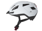 Бяла велосипедна каска с черна козирка и червени акценти.