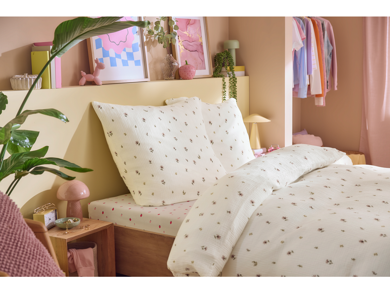 Livarno Premium Muslin Duvet Cover Set with floral pattern in a cozy bedroom.