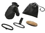 Accessoires de défroisseur vapeur : gant, housse de rangement, brosse et pinces.