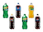 Seks sodavandsflasker, herunder Faxe Kondi og Pepsi, i forskellige smagsvarianter og farver.