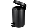 Черна кръгла кофа за боклук с педал и оребрена текстура, с отворен капак