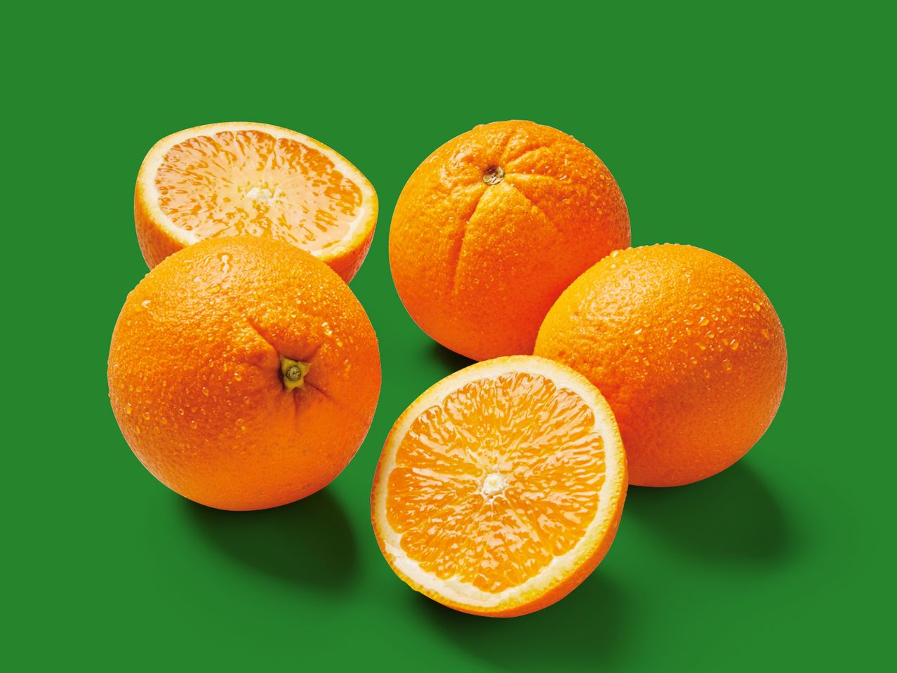 Frische Orangen, Orangenscheiben.