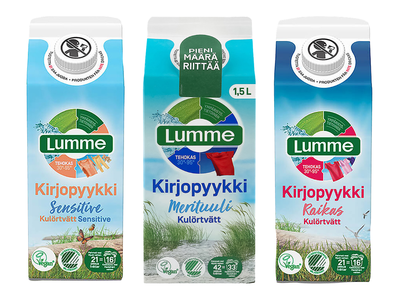 Kolme Lumme-pyykinpesuainepakkausta: Sensitive, Merituuli ja Raikas.