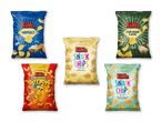 Fem poser chips i forskellige smagsvarianter, herunder havsalt, sour cream & onion, og ostepops.