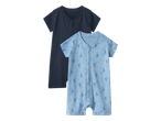 Dva dječja kombinezona, jedan tamnoplavi i jedan svijetloplavi s uzorkom jedrilica.