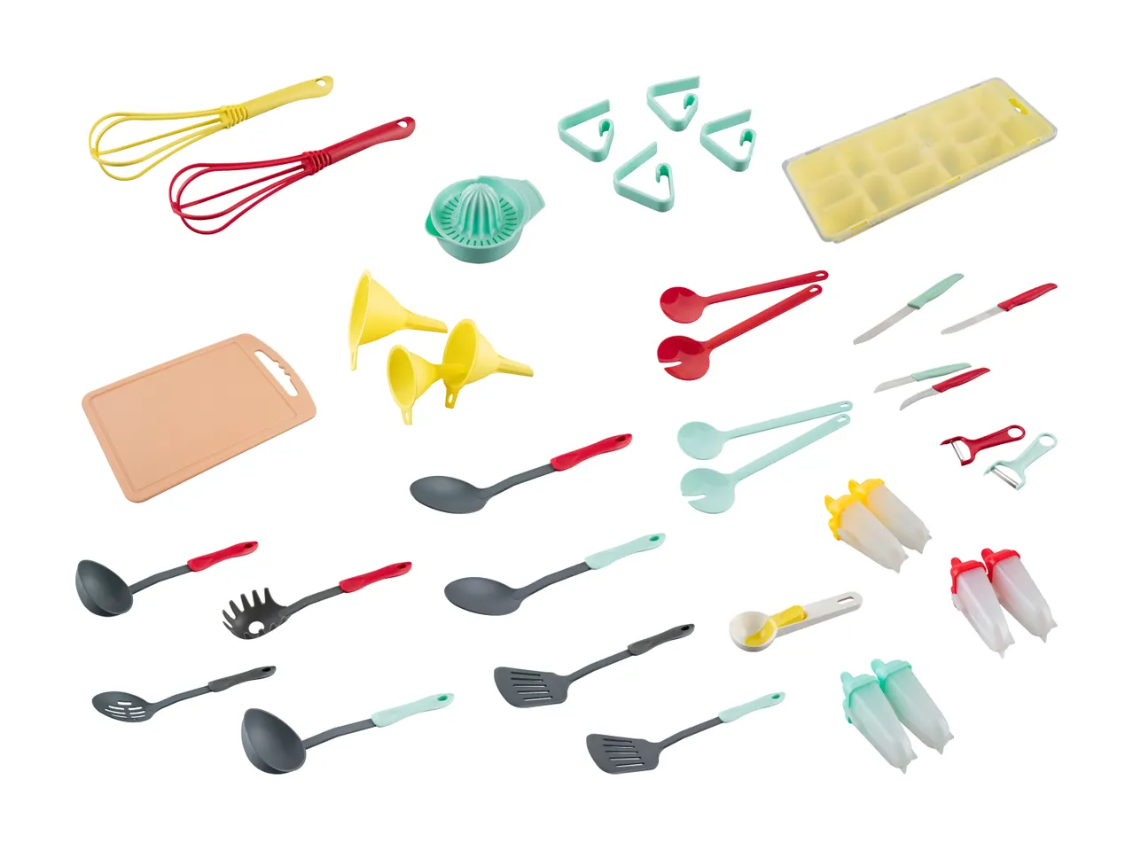 Buntes Kinder-Kochgeschirr-Set mit Löffeln, Spateln und Ausstechformen.