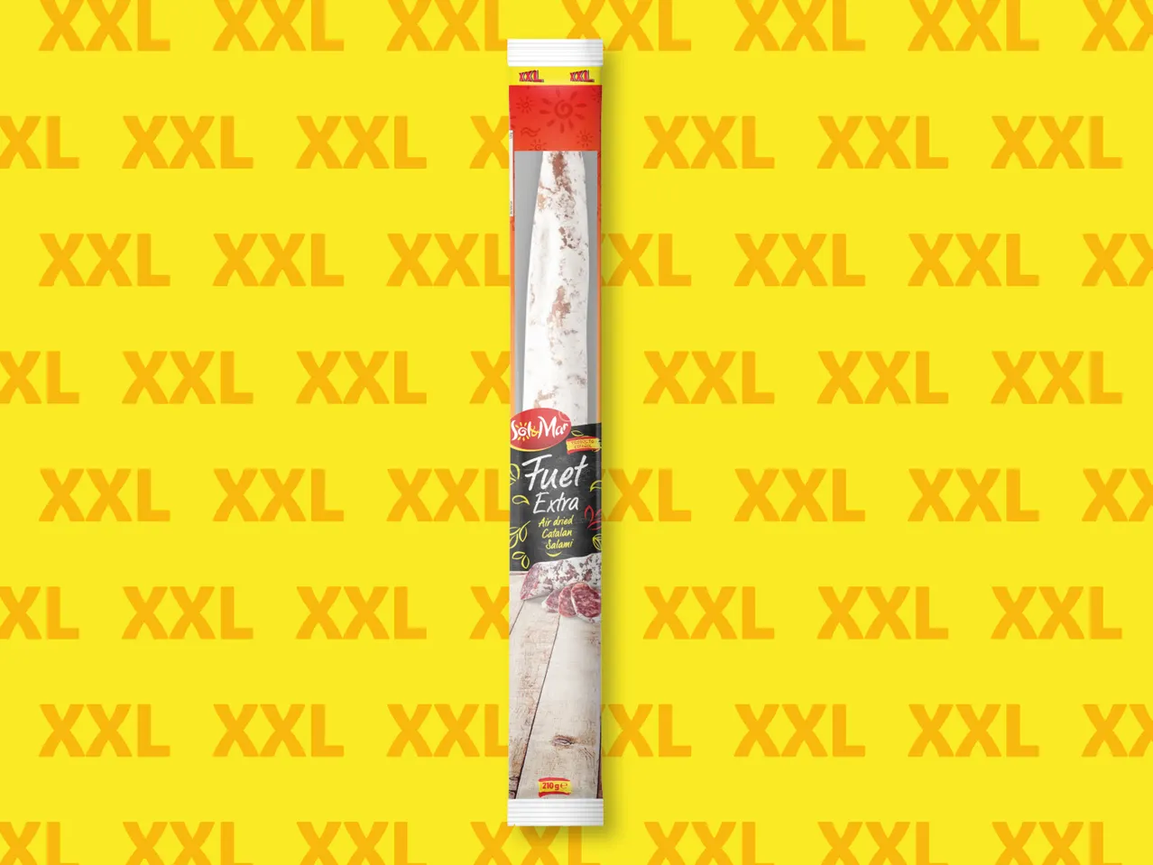 Опаковката на сушеното каталунско салами Sol&Mar XXL е представена на жълт фон.