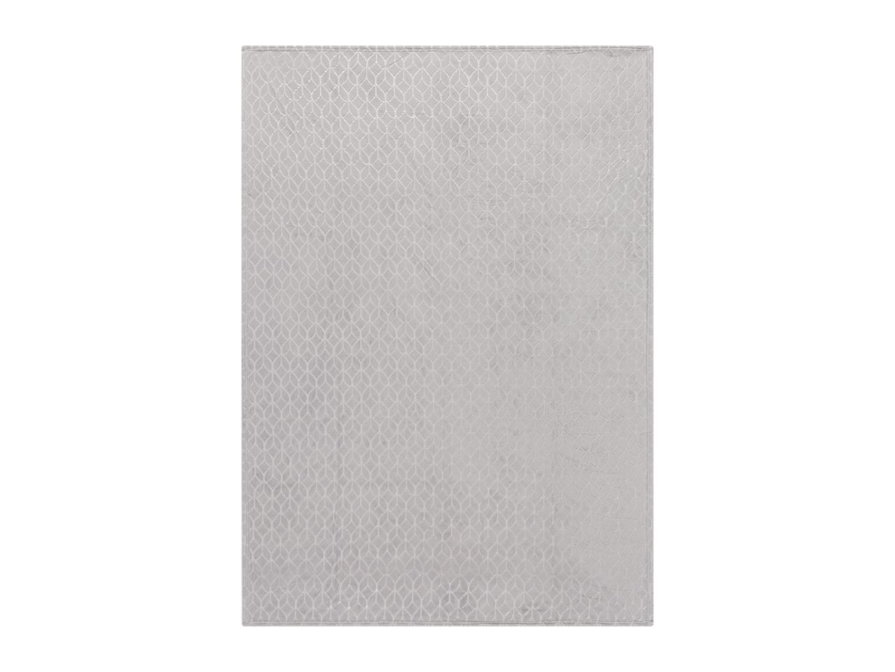 Light gray bath mat with a subtle leaf pattern