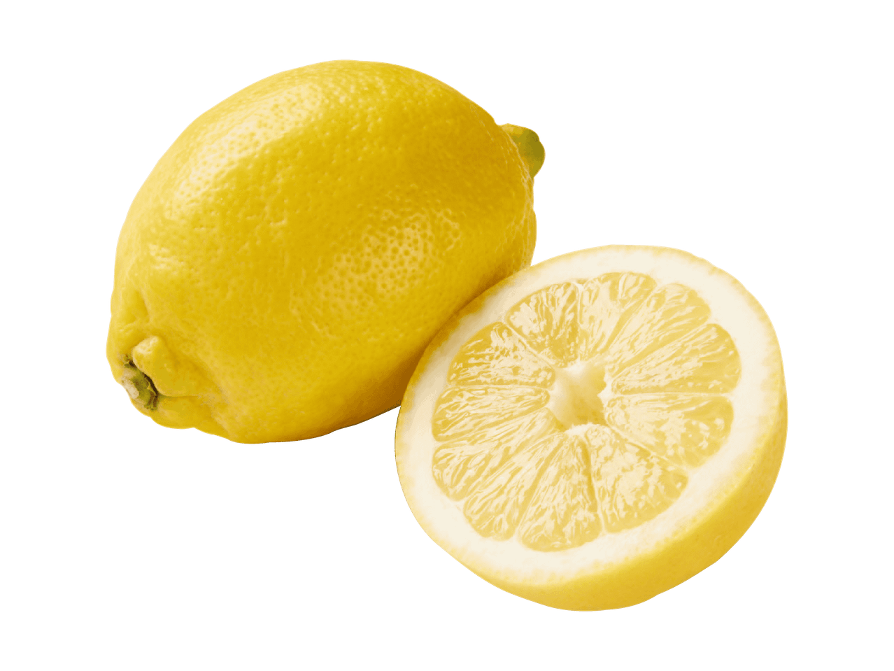 Un citron entier et un demi-citron côte à côte
