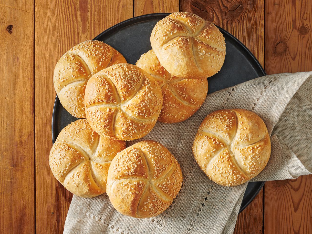 Земелчета със сусам в тава.