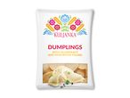 Hvid emballage med dumplings med surkål og svampefyld, dekoreret med farverige folkeornamenter.