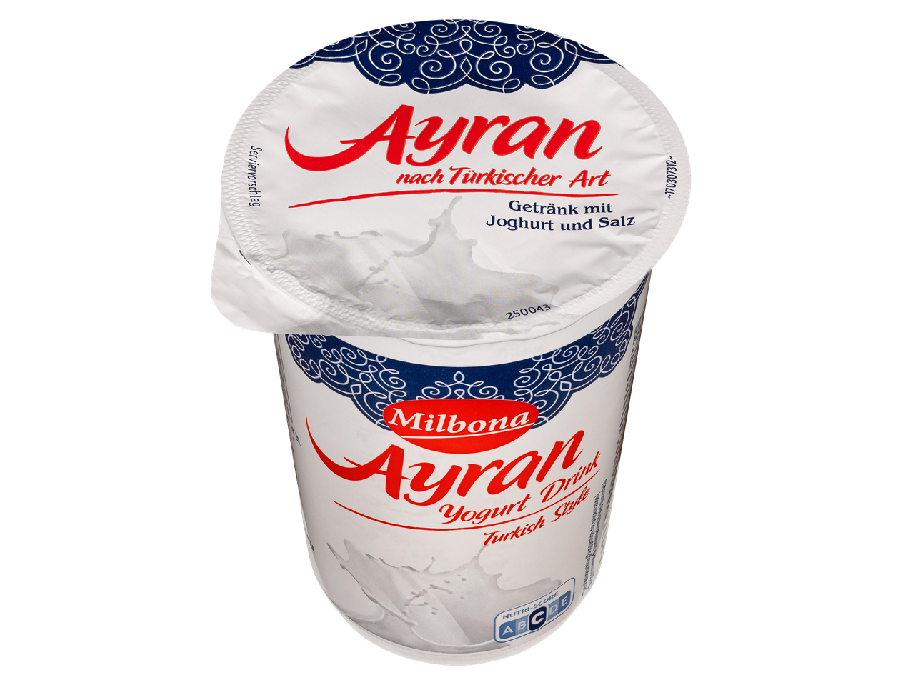 Ayran joghurtital török stílusban, joghurttal és sóval, Nutri-Score C jelöléssel.