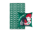 Weihnachtsdecke mit Schneeflockenmuster und Kissen mit Weihnachtsmann-Motiv und 'HO HO HO'-Schriftzug